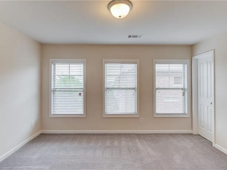 4258 Tacoma Trce — Photo 27
