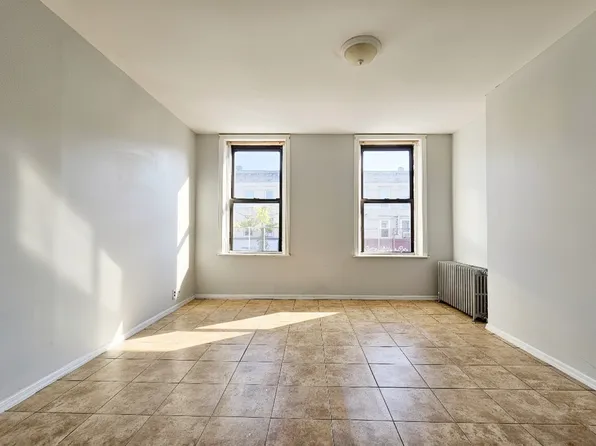 64-15 Myrtle Avenue image 5 of 6