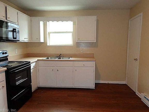 2nd image of 9620 1st Bay St APT D