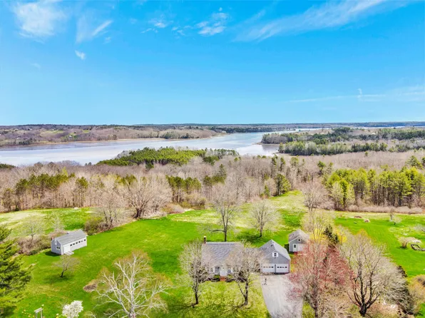 1118 Bremen Road, Waldoboro, ME 04572