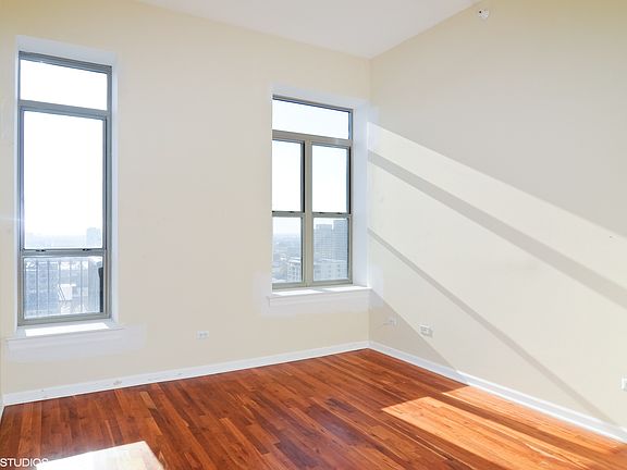 5th image of 1717 S Prairie Ave APT 2308