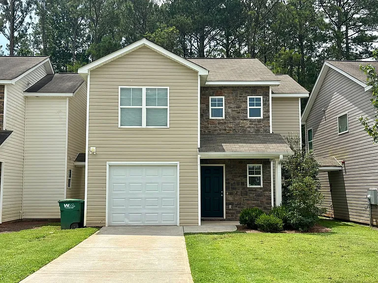 629 Carlton Pointe Dr — Photo 1