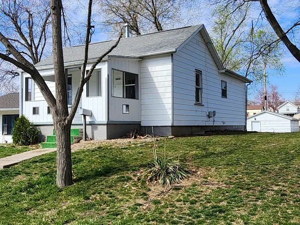1623 Cedar St, Quincy, IL 62301