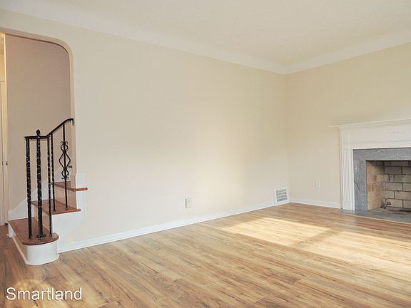 3rd image of 1861 E 223rd St