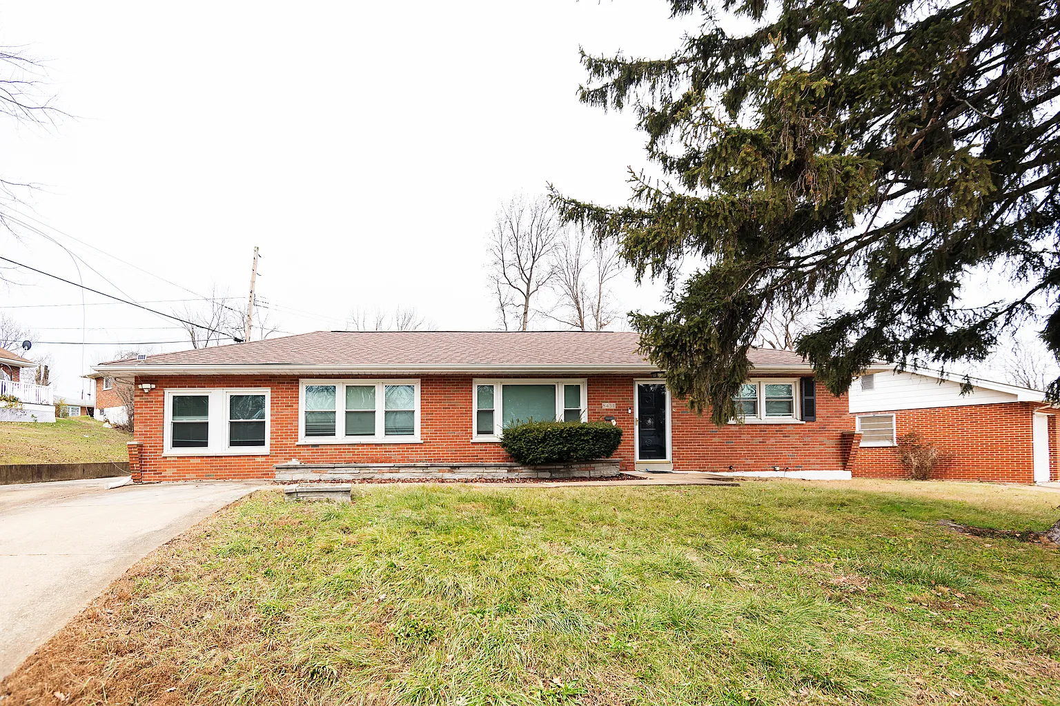 8431 Falmouth Dr photo 1