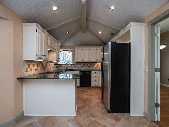 5th image of 618 Stone Canyon Dr