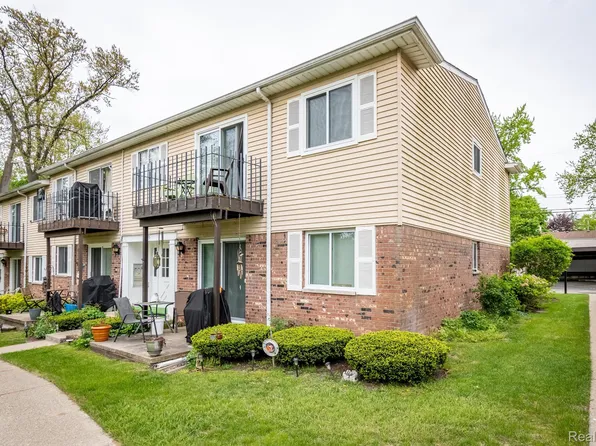 5291 Highland Rd Unit 204, Waterford, MI 48327