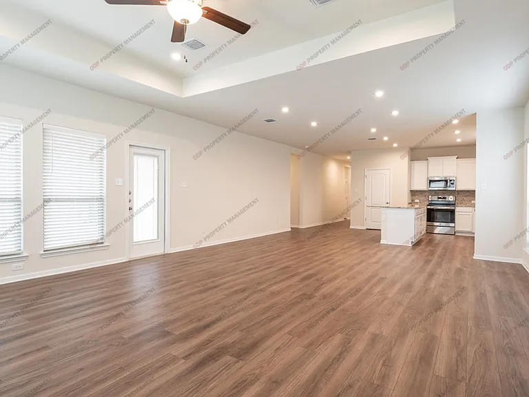 742 Friar Tuck Dr — Photo 17