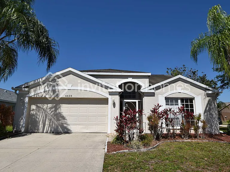 4635 Sanibel Way — Photo 1