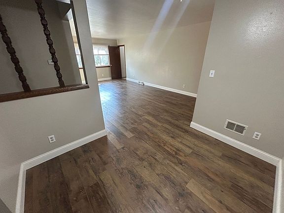 4th image of N114W15556 Sylvan Cir #6