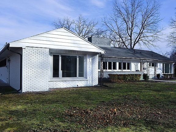 2nd image of 31944 Auburn Dr