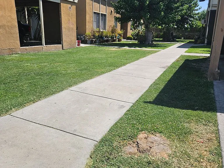 728 Illinois Ave — Photo 2