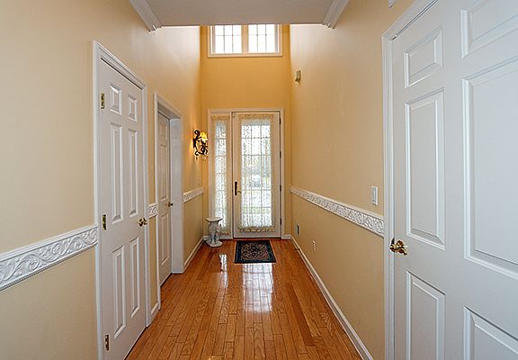 2nd image of 610 Bardini Dr