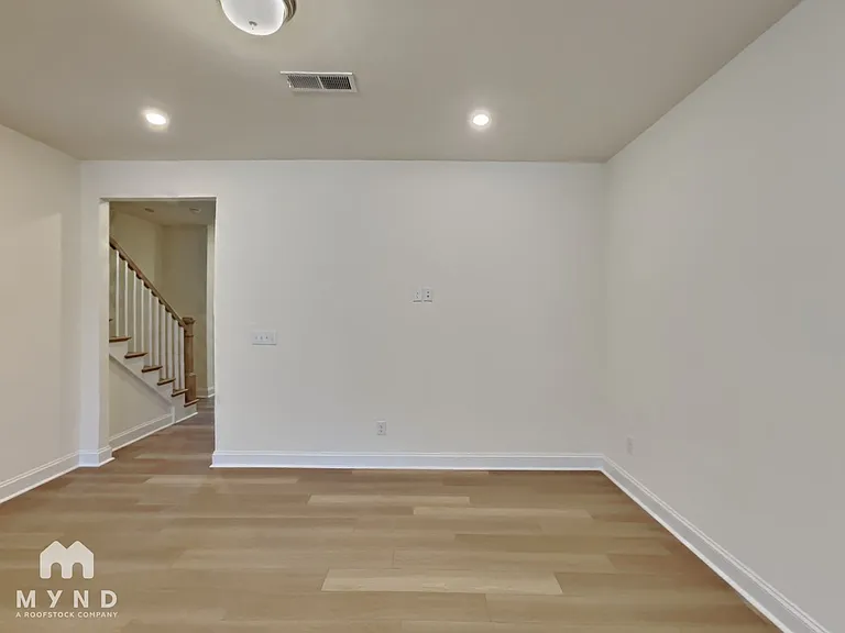 1546 Cedar Tree Dr — Photo 6