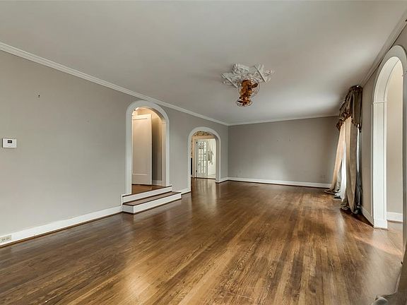 4th image of 1520 Park St
