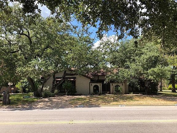 4th image of 10612 Spicewood Club Dr