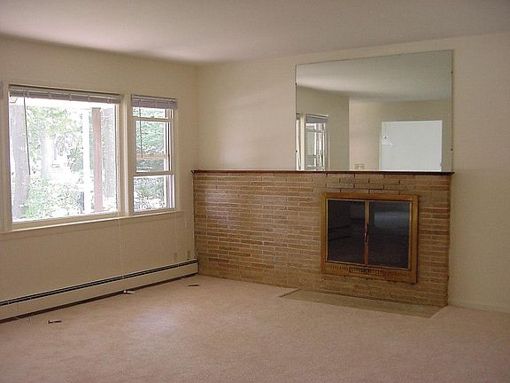 3rd image of 14 Maple Ave APT 1