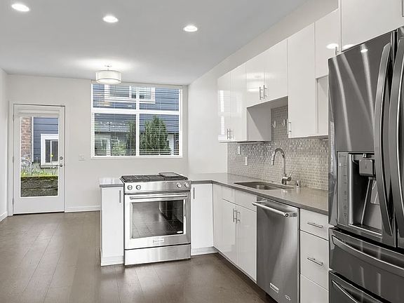 4th image of 1155 NE 55th St #3