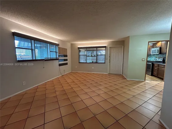 250 Layne Blvd, Hallandale, FL