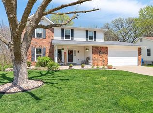1074 Shallowbrook Dr, Saint Peters, MO 63376