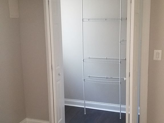 5th image of 6176 N Winchester Ave #1A