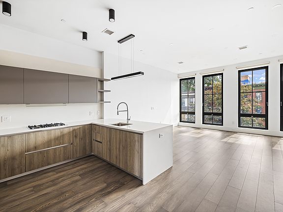 4th image of 147 14th St #3