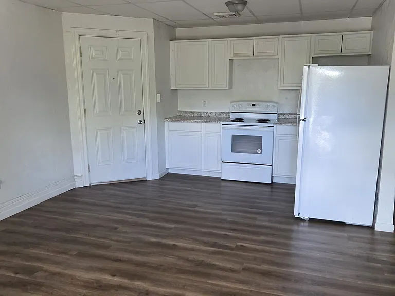 601 N George St #3 — Photo 2