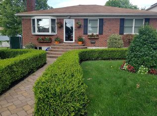 61 Burke Ave, Staten Island, NY 10314