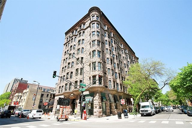 1st image of 2800 N Pine Grove Ave Unit 8B
