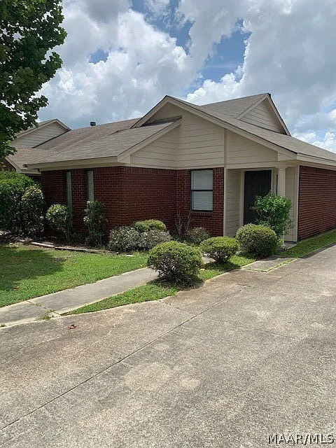 2 bed, 2.0 bath, 1122 sqft, $1,300 — Photo 2