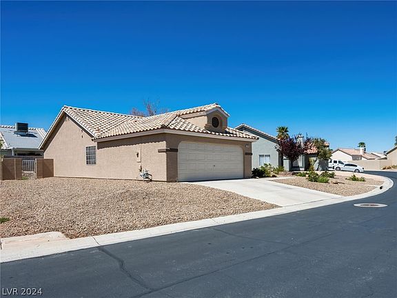 2nd image of 4749 Califa Dr