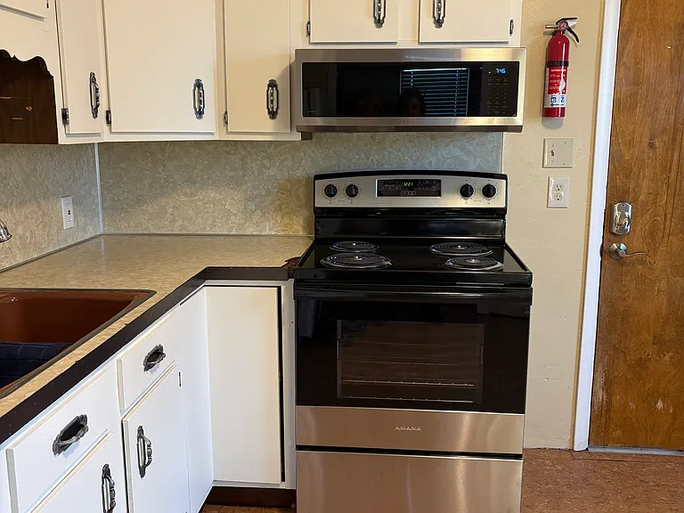 710 Cedar Ave — Photo 3