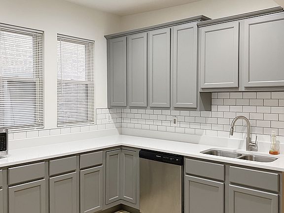 5th image of 1431 N Fairfield Ave APT 3