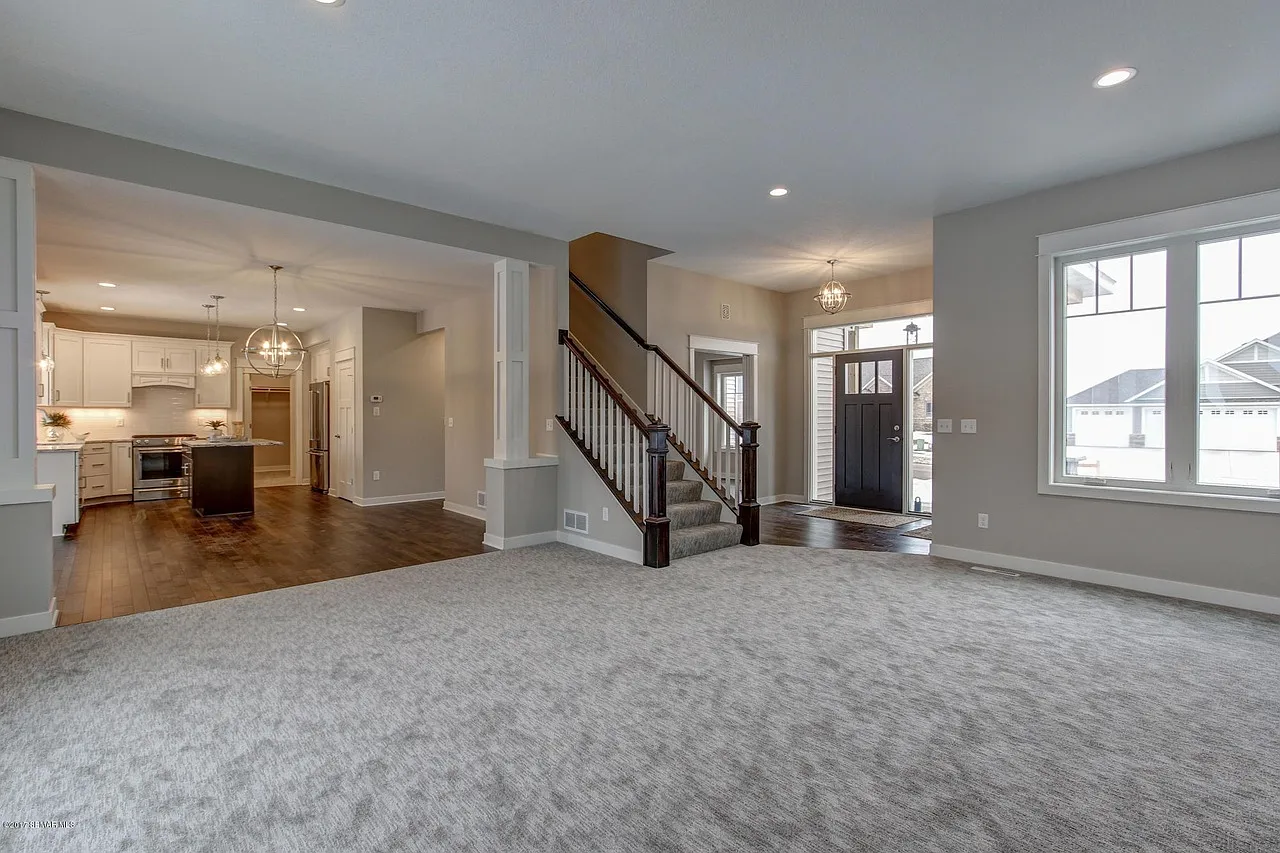 3 bed, 2450 sqft, $3,500 — Photo 2