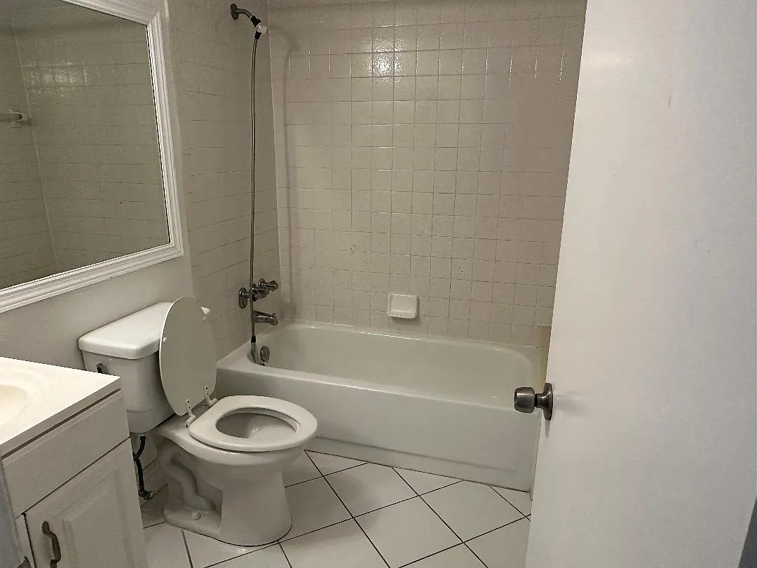 2 bed, 1005 sqft, $1,750 — Photo 2