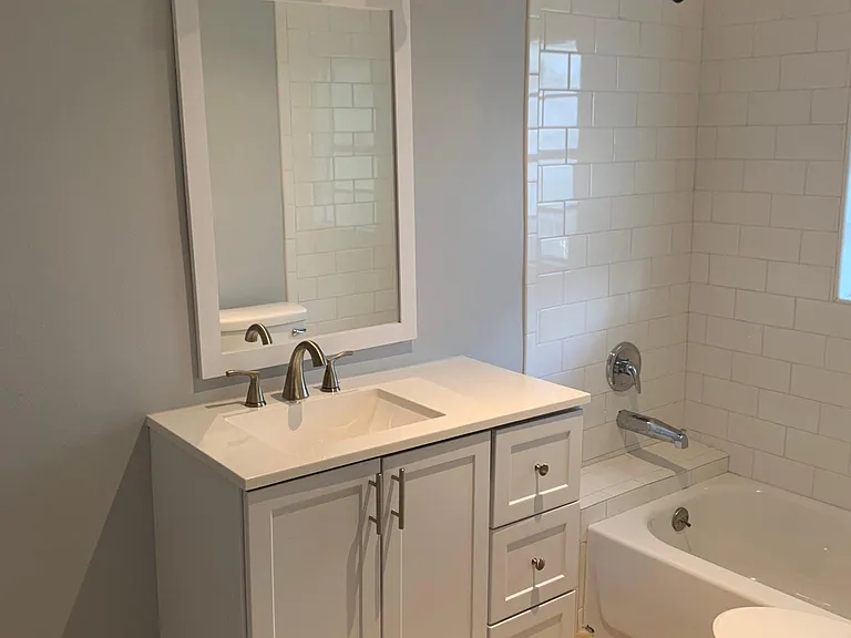 202 W Emma St — Photo 16