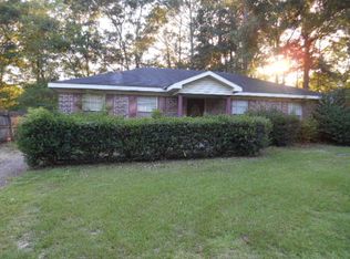 1121 Greenville Dr, Mobile, AL 36608