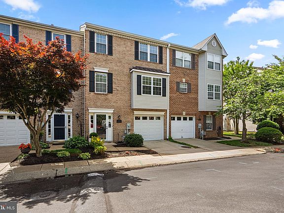 2nd image of 715 Mashie Ct