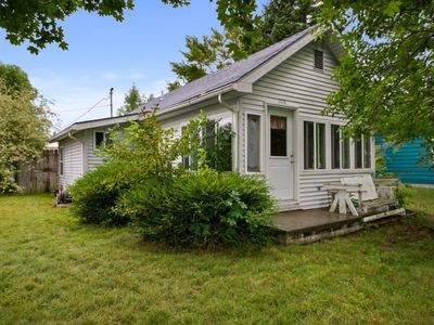 208 Lake St, Elk Rapids, MI, 49629