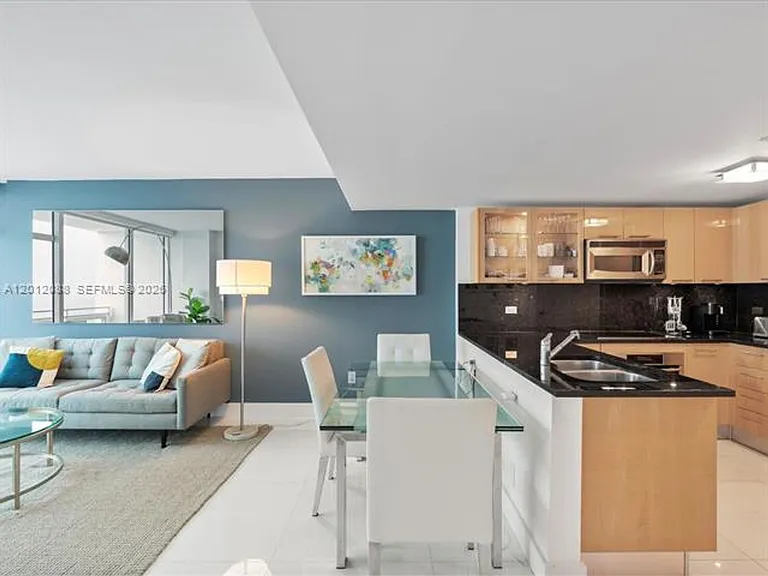 6801 Collins Ave #1208 — Photo 7