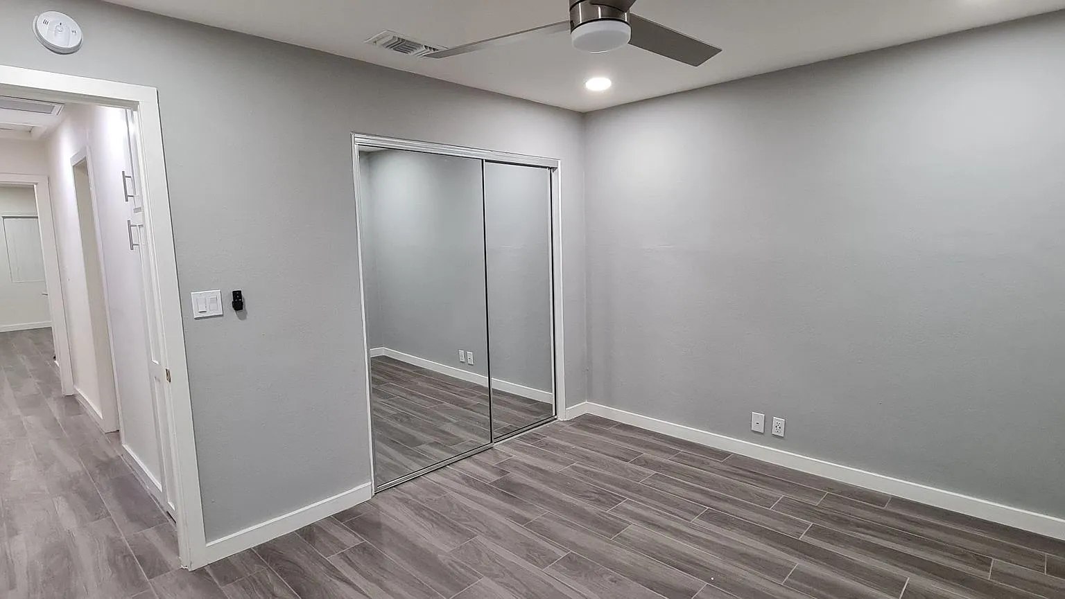 Newly Renovated 3 Bedroom Home in Orange — Photo 4