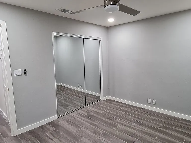 Newly Renovated 3 Bedroom Home in Orange — Photo 4