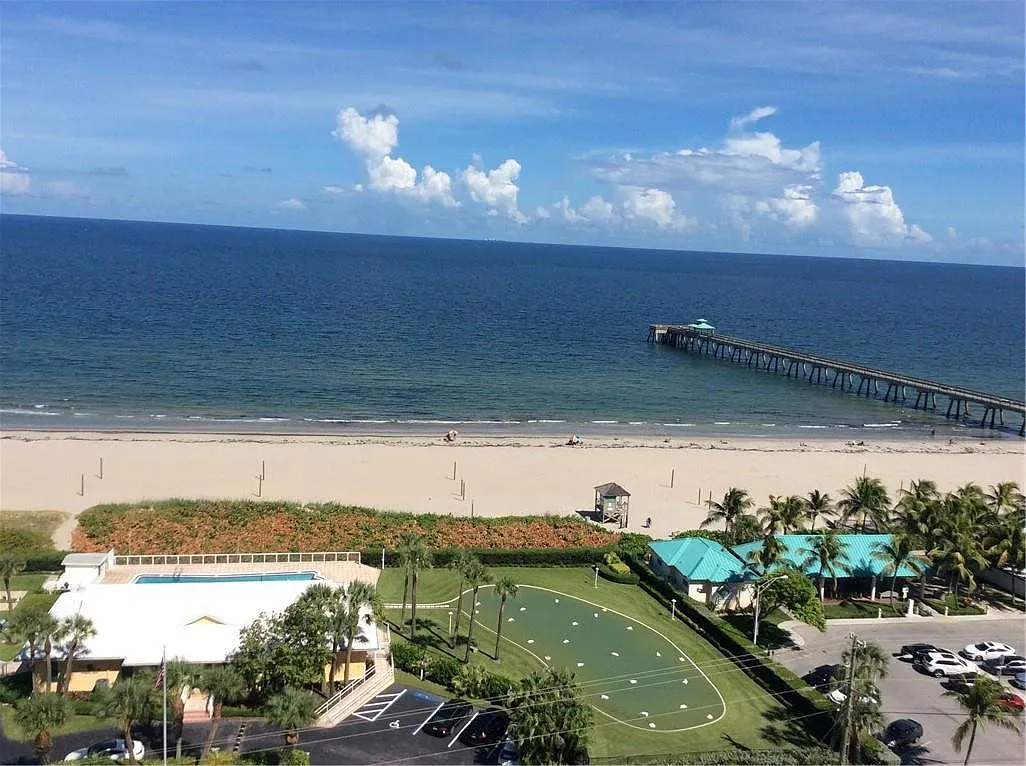 2 bed, 2.5 bath, 1040 sqft, $6,000 — Photo 2