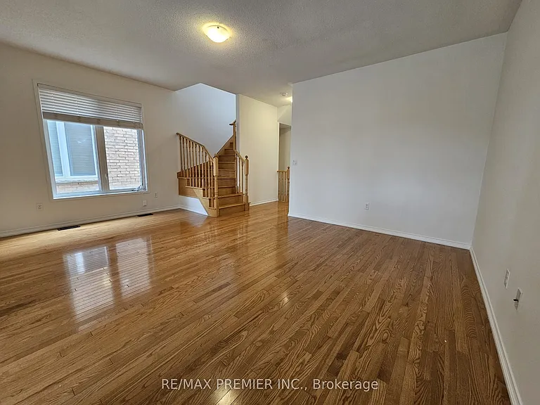 745 Farmstead Dr #12 — Photo 4