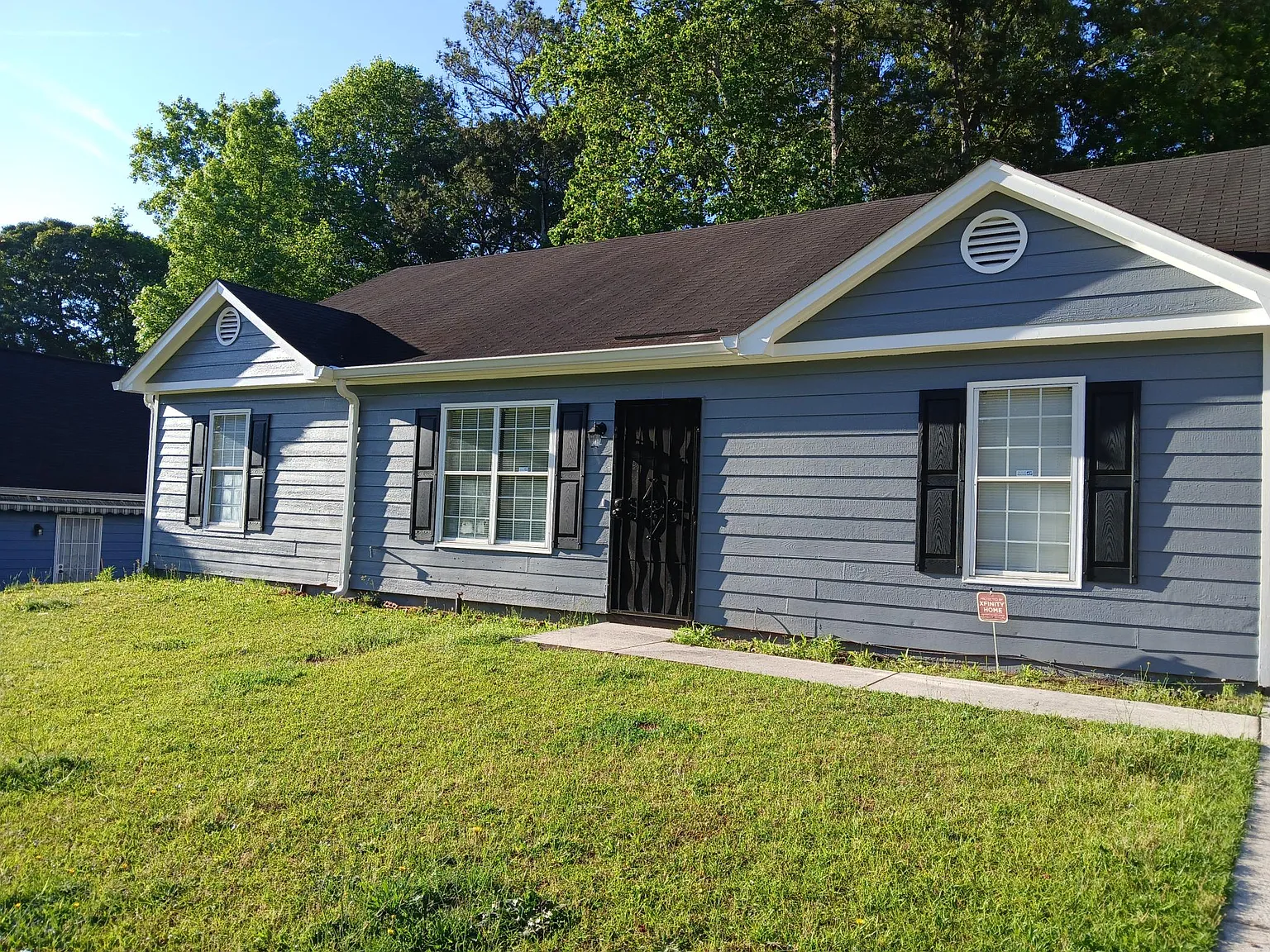 3 bed, 1320 sqft, $1,600 — Photo 2