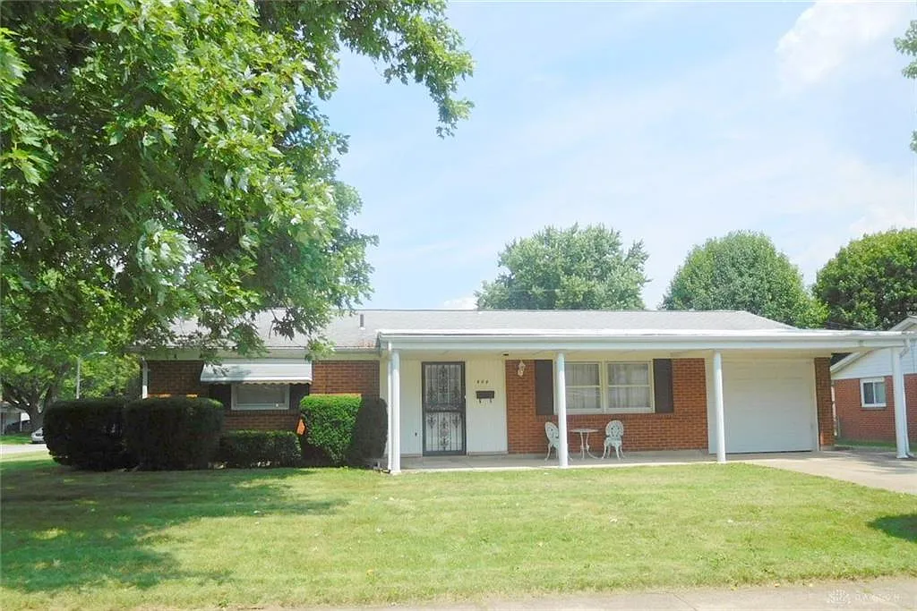 404 Joellen Pl photo 1