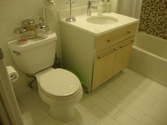 3rd image of 14320 Hoover Ave APT 201