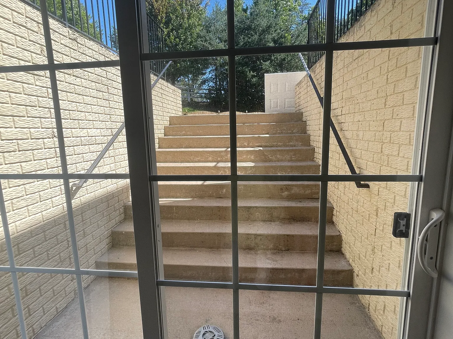 1 bed, 1000 sqft, $1,400 — Photo 1