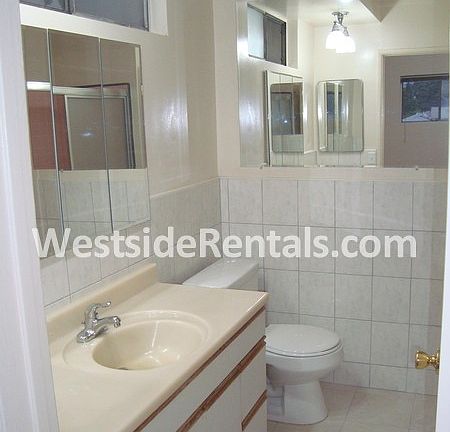 3rd image of 4927 Riverton Ave APT C