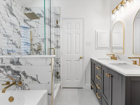 3701 Regency Cir, Fort Worth, TX 76137